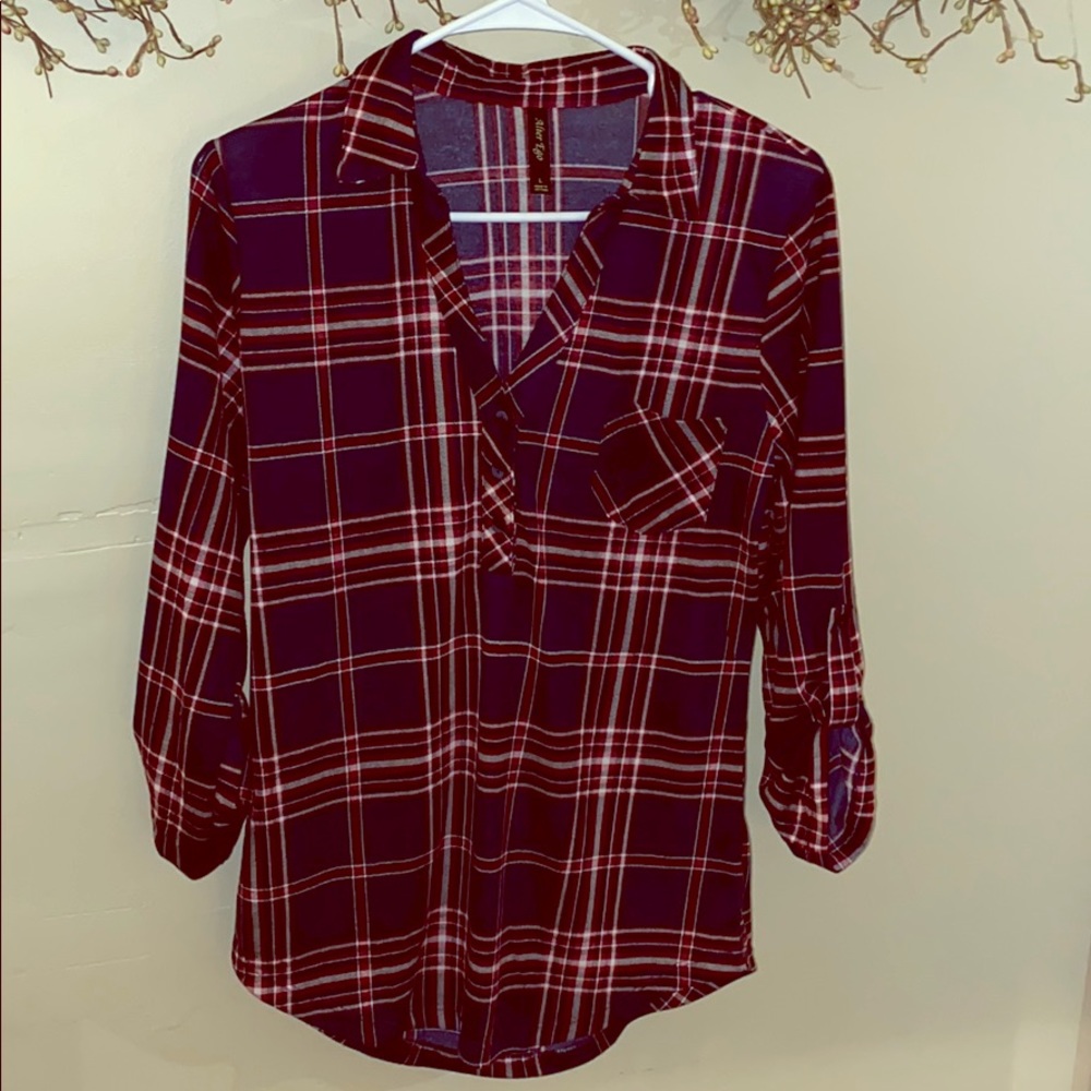 Brand new light weight flannel LOOKING shirt